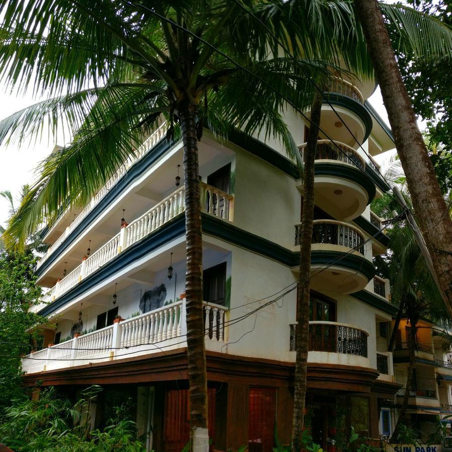 The Camelot Beach Resort - Baga Calangute Exterior photo